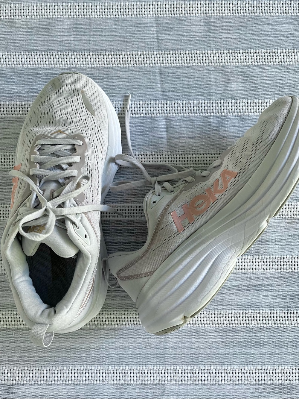 9 Hoka Women's Bondi 8 Pale Gray Running Shoes with Blush Logo